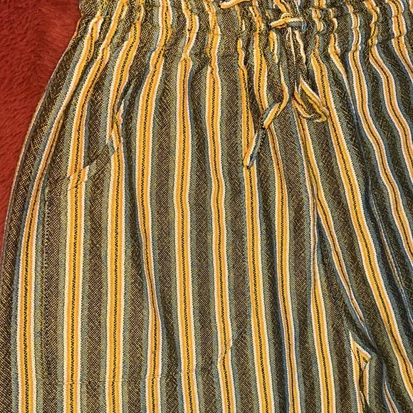 💛Beautiful Woven Striped Pants💛 - Picture 3 of 4